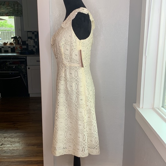 Cream Lace One Shoulder Dress - Picture 3 of 8